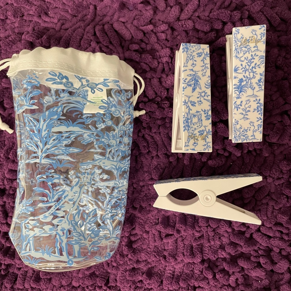 Lily Pulitzer Floral Towel Clips and Storage Bag